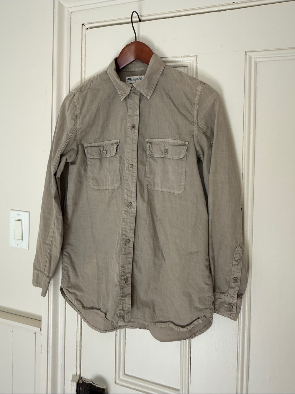 Madewell Men’s Khaki Utility Work Long Sleeve Shirt. Sz X-Sml. Good Shape.